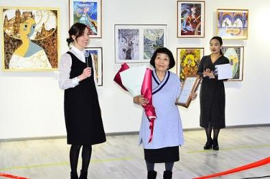 В минувшие выходные в центре «Залуу» открылась выставка студентов колледжа и персональная выставка Тамары Зандановой